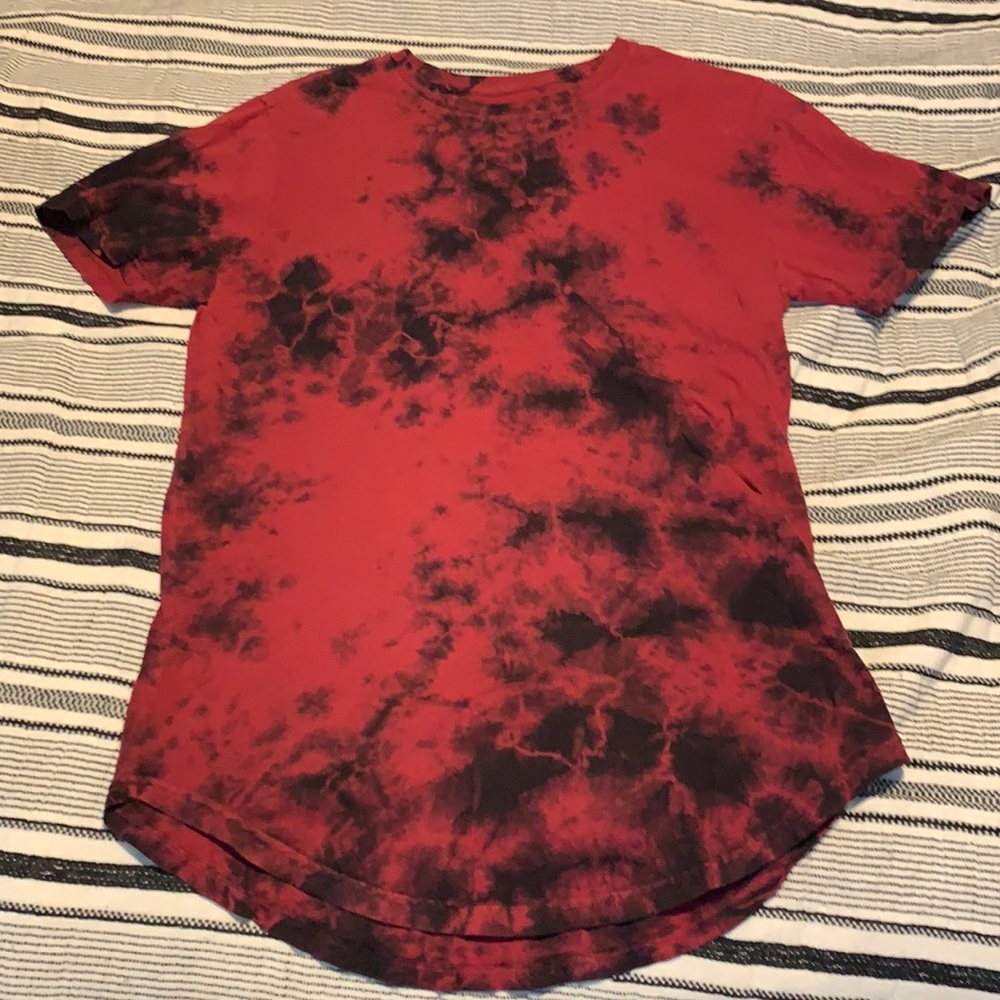 PacSun Scalloped T-Shirt Red & Black Tie Dye